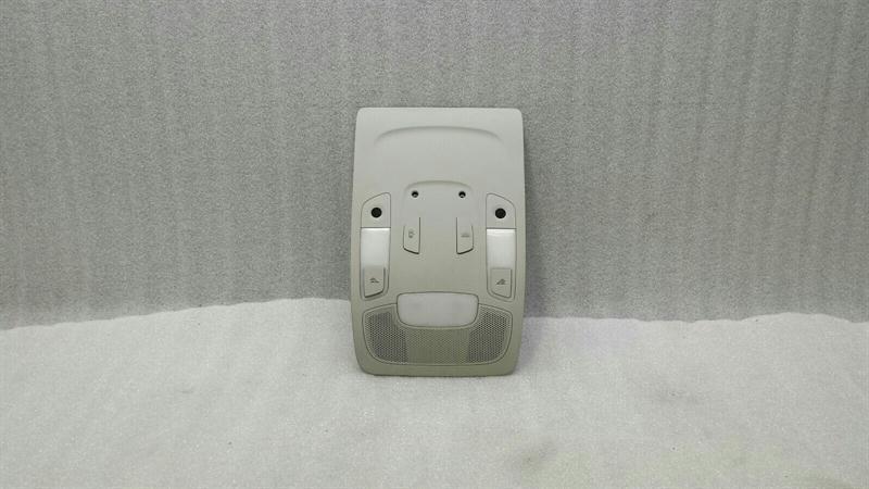 Audi A7 (4G) Audi A7 4G A6 Dome Light 4G0947135 Interior Light Interior Lamp Body type: Hatchback
Fuel: Diesel