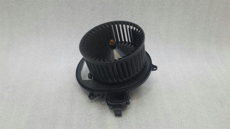 BMW 3 (F30 / F31) BMW 3 Series F30 F20 F80 Heater Blower F30 Heater Blower RHD Right Hand Drive