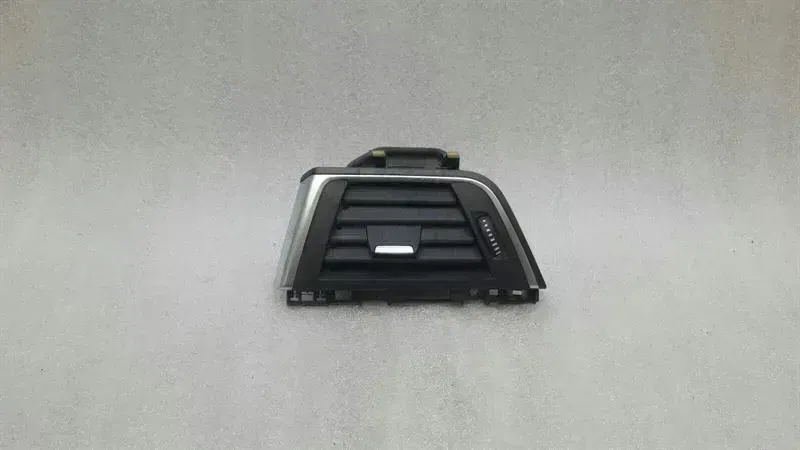 BMW 3 (F30 / F31) BMW 3 Series F80 F30 Air Vent Right 9346226 Air Vent RHD Right Hand Drive