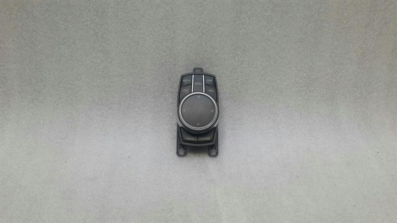 BMW 3 (F30 / F31) BMW 3 Series F30 F20 F01 I Drive Switch 9866964 Navigation Switch