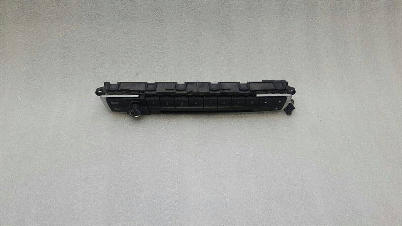 BMW 3 (F30 / F31) BMW 3 Series F30 F20 CD player 6832880 Audio System Controller