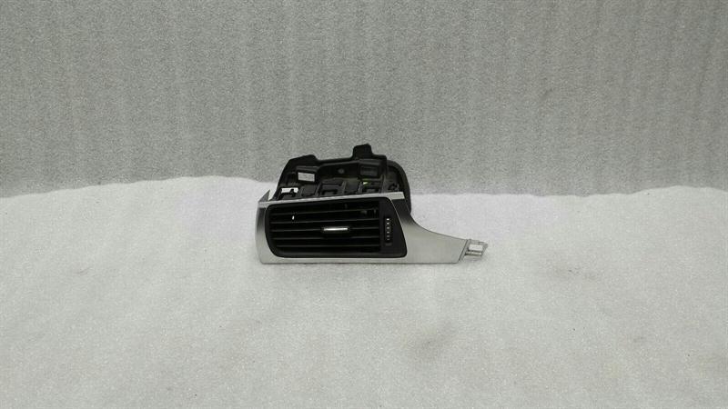 Audi A7 (4G) Audi A7 4G RHD Left Air Vent 4G1820901 Right Hand Drive Body type: Hatchback
Fuel: Diesel