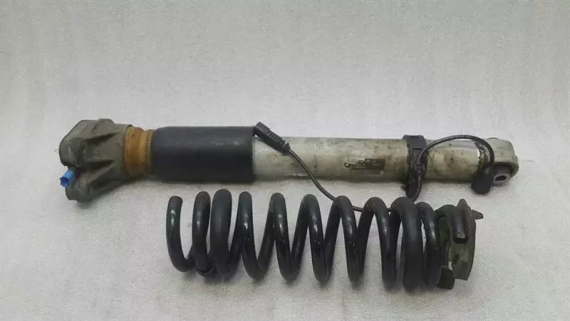 BMW 3 (F30 / F31) BMW 3 Series F30 Shock Absorber Rear M3 Shock Absorber Rear Right EDC