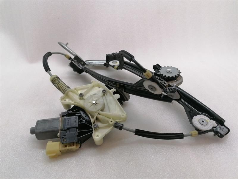 Maserati Ghibli M157 Right Rear Door Winder 670103666 Rear Right Power Window