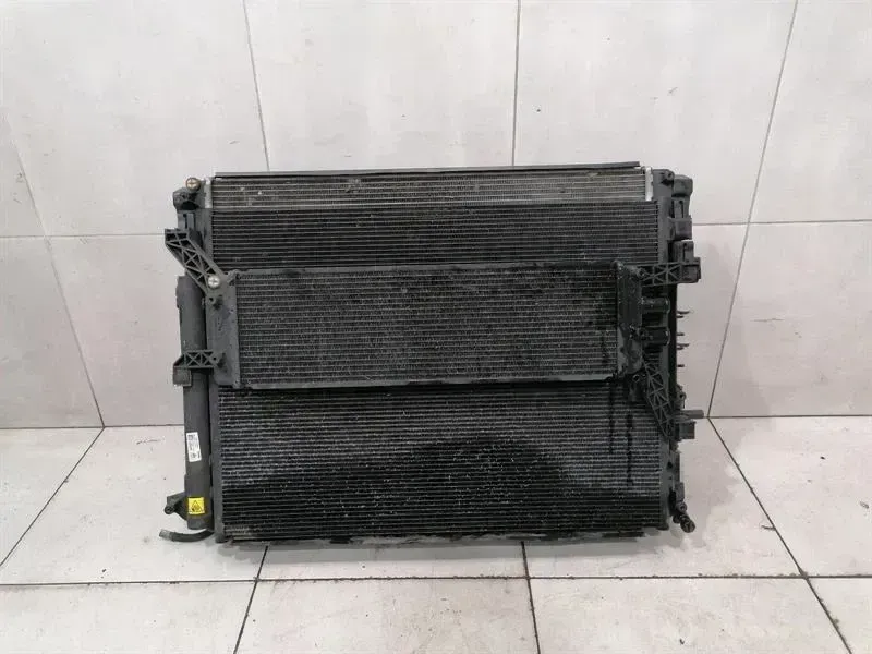 Maserati Ghibli Maserati Ghibli M157 Radiator Pack 670038340 Radiator Package
