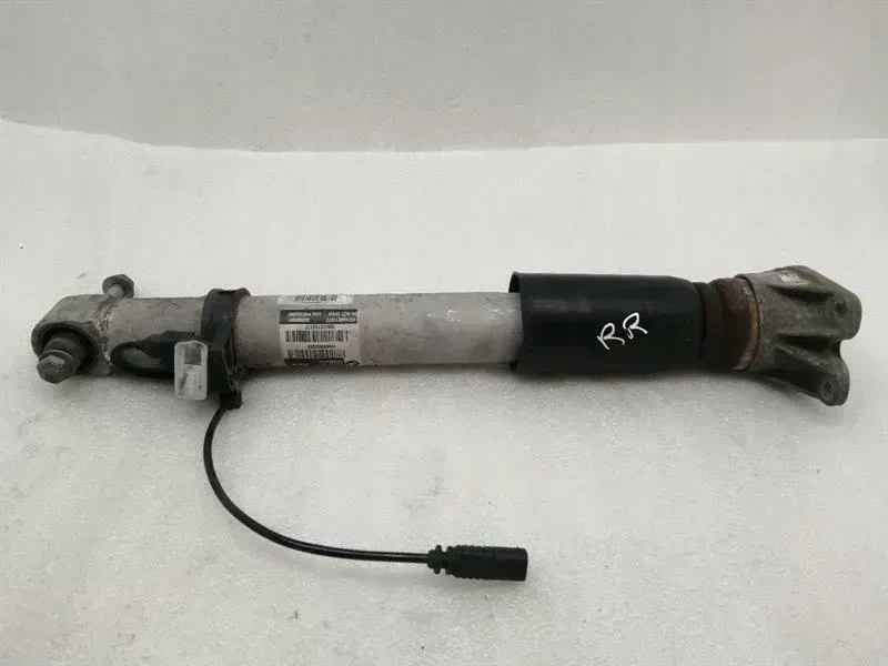 BMW 4 (F32 / F33 / F36) BMW M4 F82 shock absorber rear right 8008630 shock absorber rear right EDC