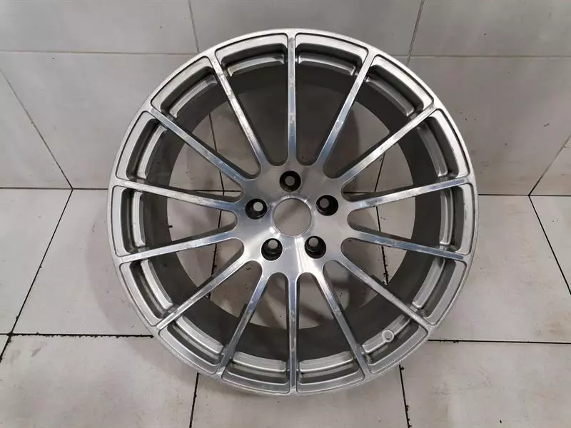 Maserati Ghibli Maserati Ghibli M157 GTS Alloy Wheel 670025755 GTS 8.5 X20 ET 44 Alloy Wheel