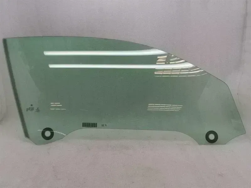 BMW 4 (F32 / F33 / F36) BMW M4 F82 right front door glass 51337268726 door window front right