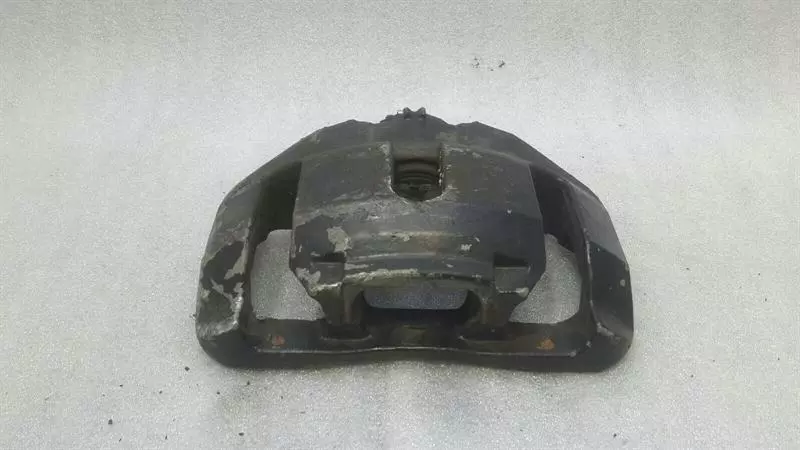 BMW Z4 (E89) BMW Z4 E89 right front caliper 6773202 caliper front right Body type: Convertible
Fuel: Petrol