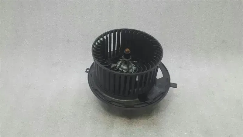 BMW Z4 (E89) BMW Z4 E89 E90 E92 RHD Heater Blower 6933664 right handlebar
