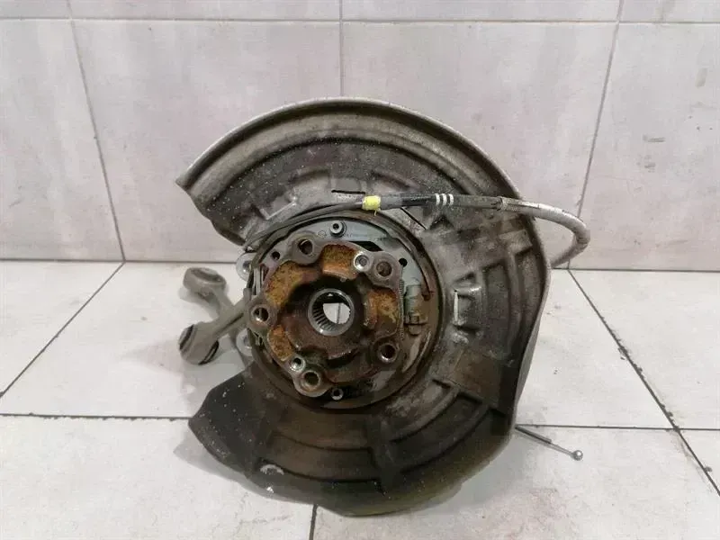 BMW 4 (F32 / F33 / F36) BMW M4 F82 Left Rear Hub 33302284795 Wheel Bearing Housing Rear Left Body type: Coupe
Fuel: Petrol