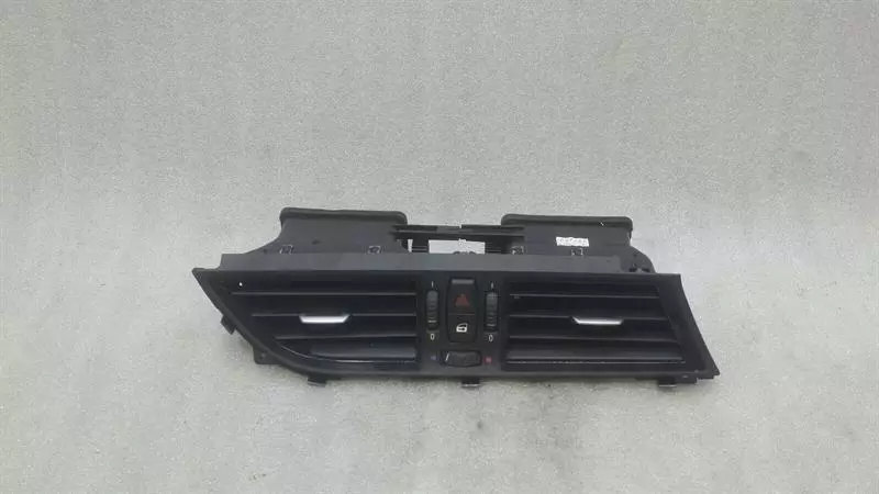 BMW Z4 (E89) BMW Z4 E89 RHD Air Vent 9287071 Right Hand Drive