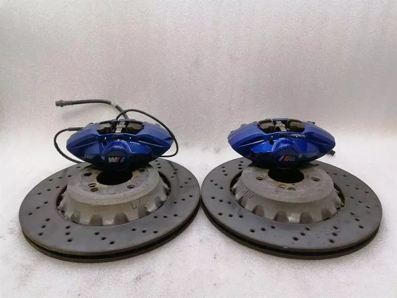BMW 4 (F32 / F33 / F36) BMW M4 F82 brake caliper 34116799469 rear set brake caliper rear set Body type: Coupe
Fuel: Petrol