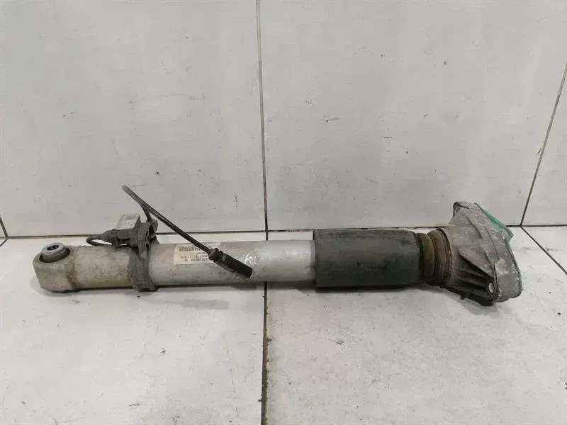 BMW 4 (F32 / F33 / F36) BMW M4 F82 shock absorber rear 33522284909 left shock absorber rear Body type: Coupe
Fuel: Petrol