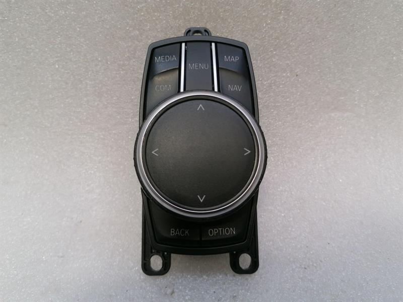 BMW 3 (F30 / F31) BMW 3 Series M3 F80 I Drive Switch 6829082 Navigation Switch Body type: Saloon
Fuel: Petrol