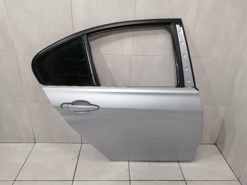 BMW 3 (F30 / F31) BMW 3 Series M3 F80 Right Rear Door 41007298514 Door Rear Right Body type: Saloon
Fuel: Petrol