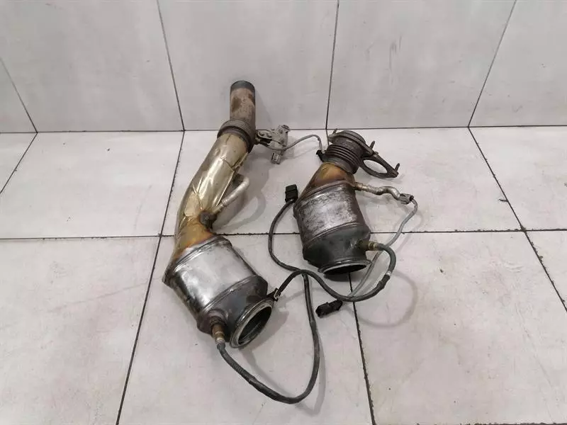 BMW 3 (F30 / F31) BMW 3 Series F80 M3 F30 Catalytic Converter 7848041 Catalyst S55 S55B30 Body type: Saloon
Fuel: Petrol