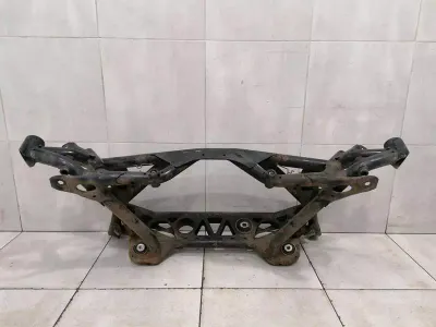 BMW 3. sērijas F80 M3 F30 apakšrāmis aizmugurē 33318097478 Ass rāmis Aizmugurējais tilts