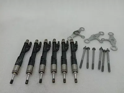 BMW Seria 3 F80 M3 F30 Zestaw wtryskiwaczy 13647639994 Zestaw wtryskiwaczy paliwa