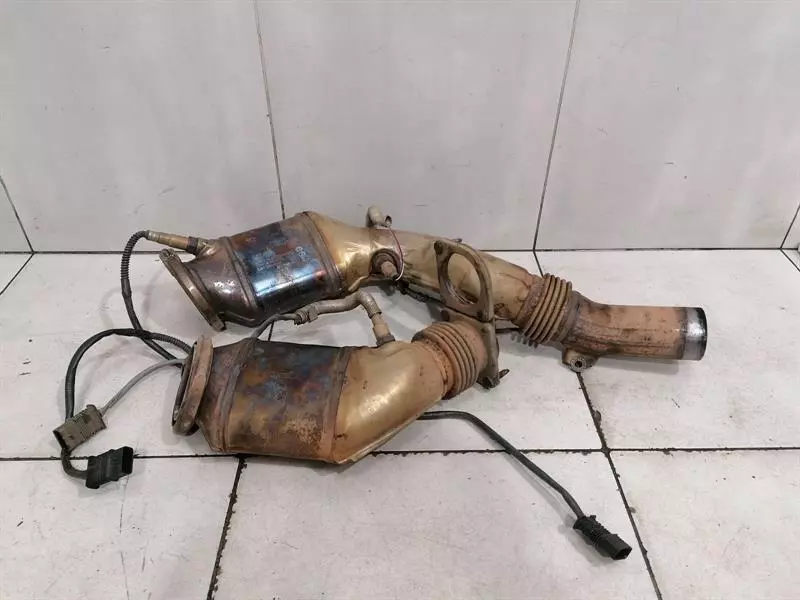 BMW 3 (F30 / F31) BMW 3 Series F80 M3 F30 Catalytic Converter 7848041 S55B30 S55 Catalyst Body type: Saloon
Fuel: Petrol