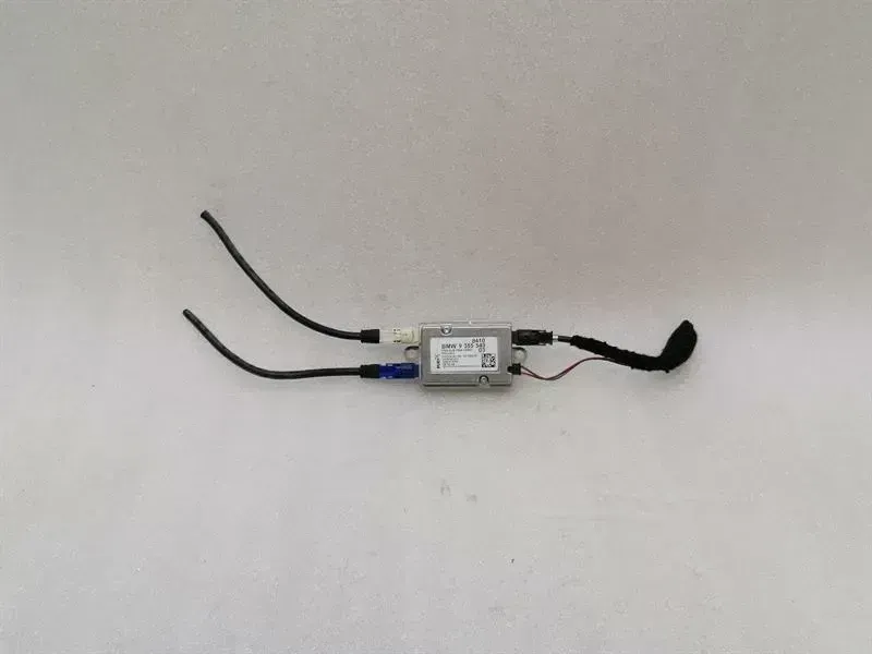 BMW 4 (F32 / F33 / F36) BMW M4 F82 electronic module 9355549 control unit / AUX HUB MODULE