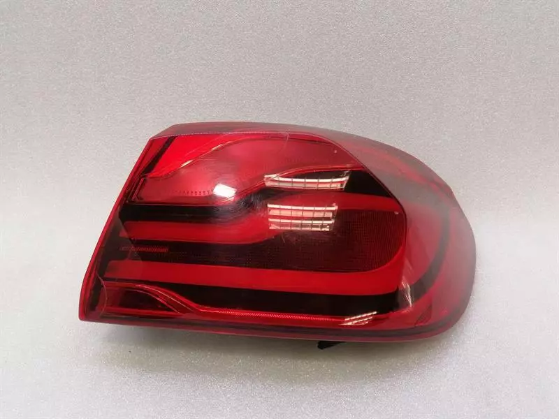 BMW 4 (F32 / F33 / F36) BMW M4 F82 Right Rear Light 8496524 taillight rear right lci Body type: Coupe
Fuel: Petrol