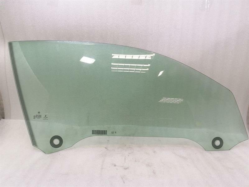 BMW 4 (F32 / F33 / F36) BMW M4 F82 right front door glass 51337268726 door window front right