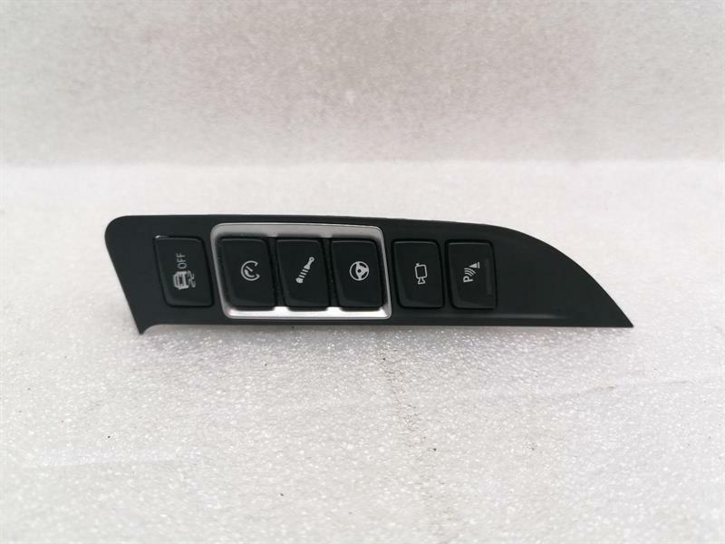 BMW 4 (F32 / F33 / F36) BMW M4 F82 Switch 7850488 Switch