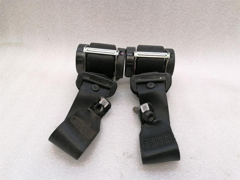 Porsche 911 (991) Porsche 911 991 rear seat belt set 99180303504 seat belt rear belt set Body type: Coupe
Fuel: Petrol