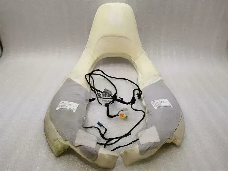 Porsche 911 (991) Porsche 911 991 right seat heating pad 99165310702 right seat heater Body type: Coupe
Fuel: Petrol