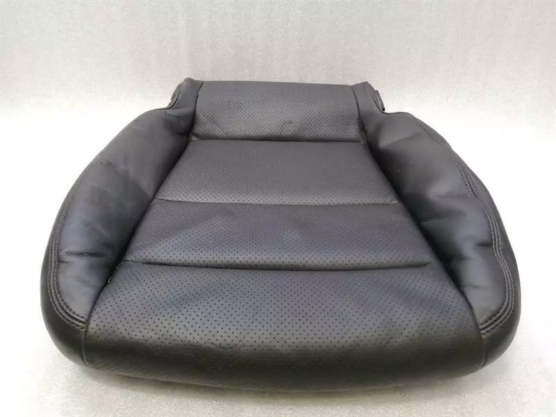 Porsche 911 (991) Porsche 911 991 Right Seat Pad Cussion 99152116227GDC Right Seat LEATHER Cover Body type: Coupe
Fuel: Petrol