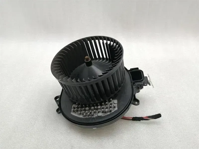 BMW 4 (F32 / F33 / F36) BMW M4 F82 Heater Blower 64119350396 Engine Heater Fan RHD RIGHT HANDLEBAR Body type: Coupe
Fuel: Petrol