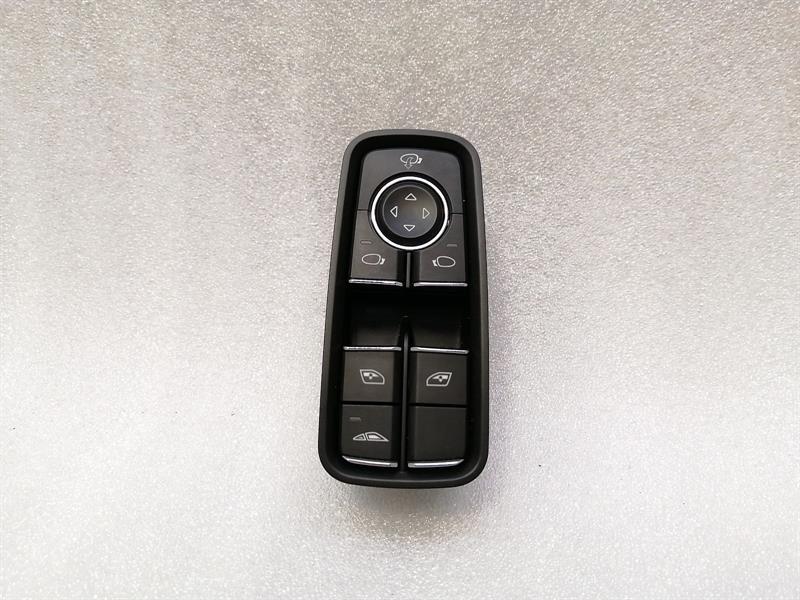 Porsche 911 (991) Porsche 911 991 Convertible Power Folding Switch 99161315702 Window Switch Lifter Body type: Coupe
Fuel: Petrol