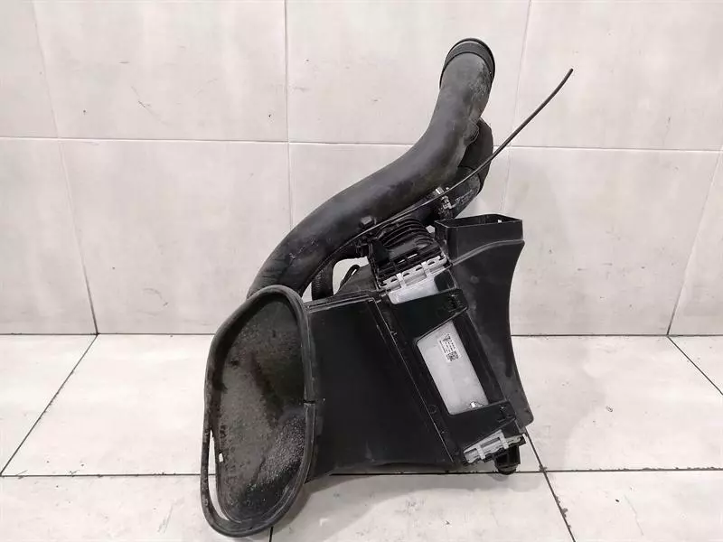 Porsche 911 (991) Porsche 911 991 mk2 3.0t right Radiator Pack 9P1145622A Intercooler 17-20T Body type: Coupe
Fuel: Petrol