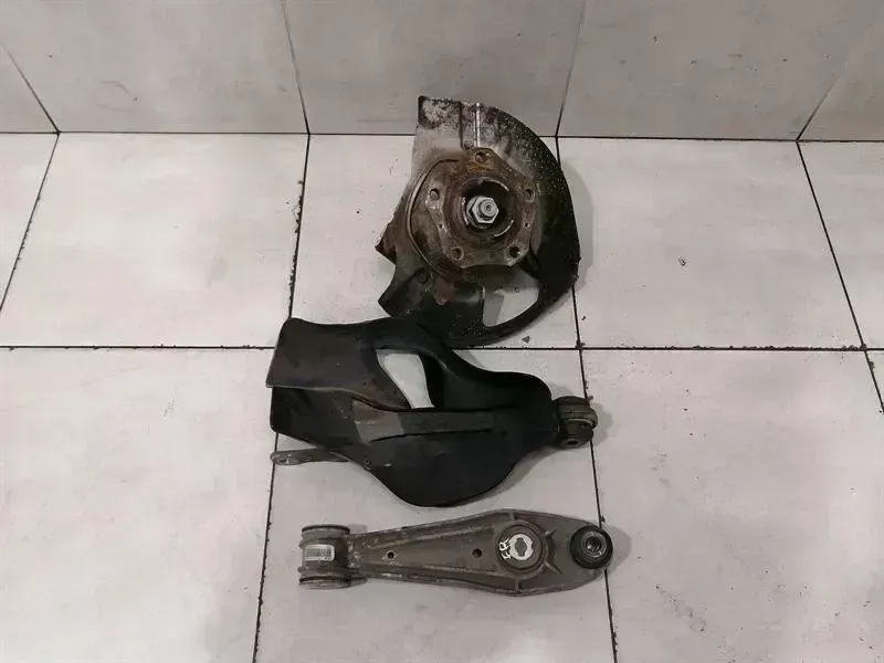 Porsche 911 (991) Porsche 911 991 Right Front Hub MK2 SET 99134165830 Wheel Bearing Housing Front Right Body type: Coupe
Fuel: Petrol