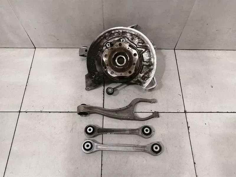 Porsche 911 (991) Porsche 911 991 mk2 Right Rear Hub 99133111233 Wheel Bearing Case Rear Right T Body type: Coupe
Fuel: Petrol