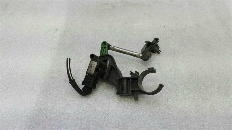 Porsche 911 (991) Porsche 911 991 Headlight Level Sensor 99163138100 Headlights Height Sensor Body type: Coupe
Fuel: Petrol