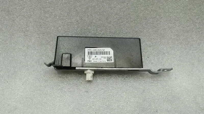 Porsche Cayenne Porsche Cayenne 958 92A Aerial / Antenna 7P5035225M Antenna. Body type: SUV
Fuel: Diesel