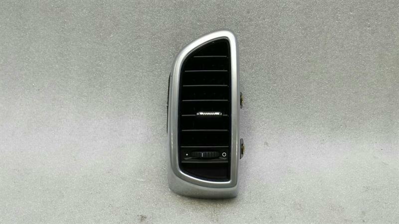 Porsche Cayenne Porsche Cayenne 958 92a Right Air Vent 7P5819704C Ventilation Nozzle Vent Body type: SUV
Fuel: Diesel