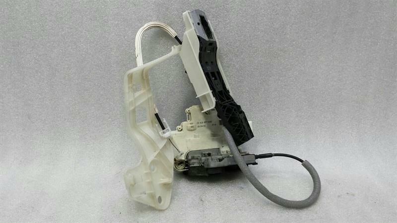 Porsche Cayenne Porsche Cayenne 958 92A FRH door lock 8J2837016A door lock front right Body type: SUV
Fuel: Diesel