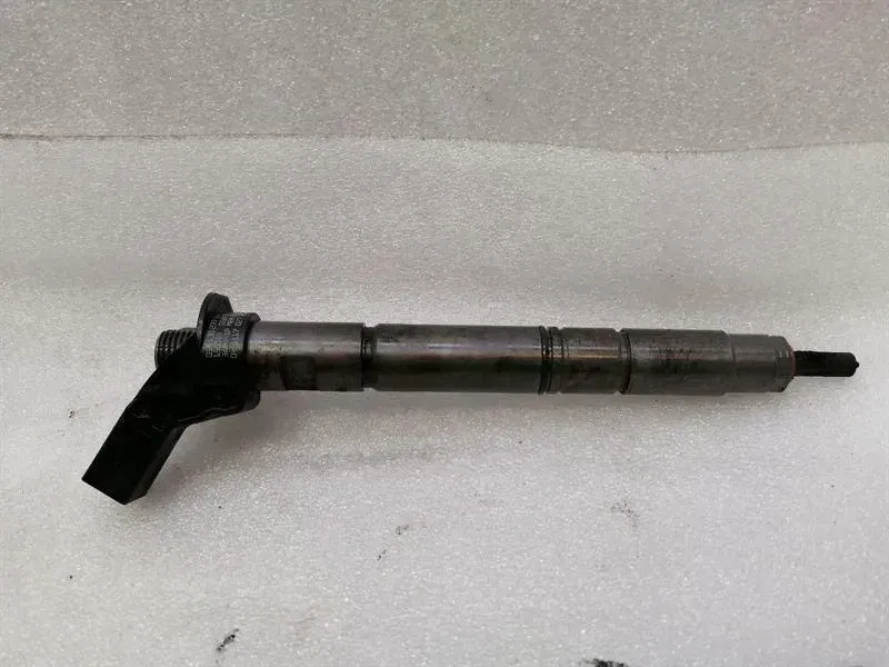 Porsche Cayenne Porsche Cayenne 958 92a Injector 059130277CH Injection Nozzle TDI DIESEL Body type: SUV
Fuel: Diesel