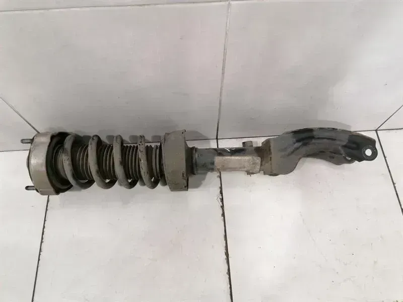 Porsche Cayenne Porsche Cayenne 958 92a Shock Absorber Front 95834304311 Shock Absorber Front Body type: SUV
Fuel: Diesel