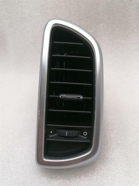 Porsche Cayenne Porsche Cayenne 958 92a Left Air Vent 7P5819703D Vent Nozzle Left Body type: SUV
Fuel: Diesel