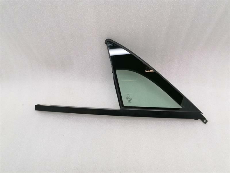 Porsche Cayenne 958 92A Left Front 1/4 Glass 7P6845113 Door Panel 1/4 Front Left