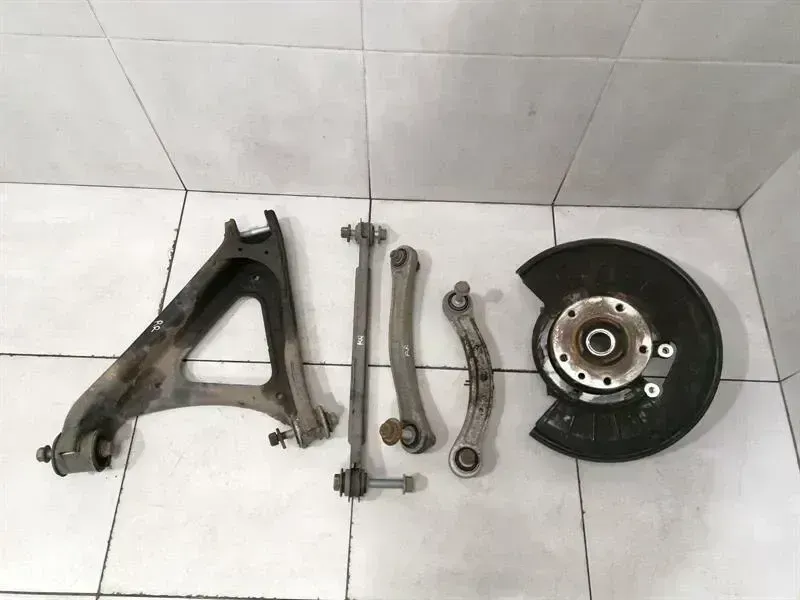 Porsche Cayenne Porsche Cayenne 958 92A Right Rear Hub Set 95833161201 Wheel Bearing Housing Rear RE Body type: SUV
Fuel: Diesel