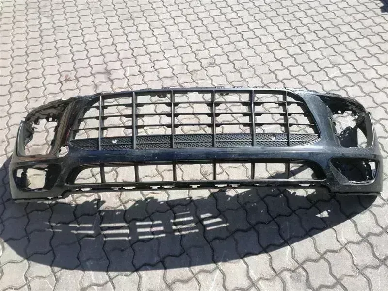Porsche Macan Porsche Macan 95b Front Bumper 95B807221A Front Bumper 13-18 Body type: SUV
Fuel: Diesel