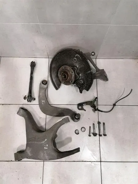 Porsche Macan 95B left rear hub 8R0505435C wheel bearing housing rear left