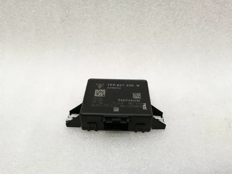 Porsche Cayenne Porsche Cayenne 958 gateway electronic module 7PP907530N gateway control unit Body type: SUV
Fuel: Diesel