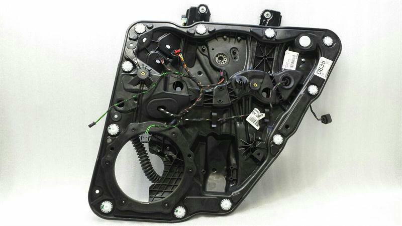 Porsche Cayenne Porsche Cayenne 958 92A Right Rear Winder 7P5839756B Window Regulator Rear Right Body type: SUV
Fuel: Diesel