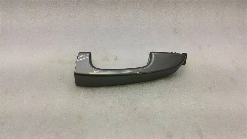 Porsche Cayenne Porsche Cayenne 958 front right door handle 7P5837210 door handle front right Body type: SUV
Fuel: Diesel
